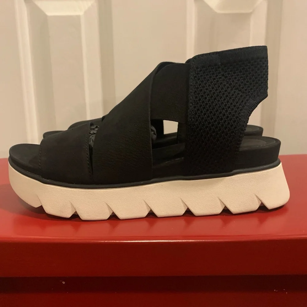 Eileen Fisher Chant Tumbled Leather Wedge Sandal - Picture 4 of 7